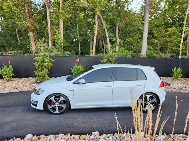 2017 Volkswagen Golf GTI S