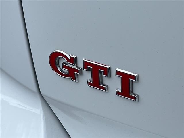 2017 Volkswagen Golf GTI Sport