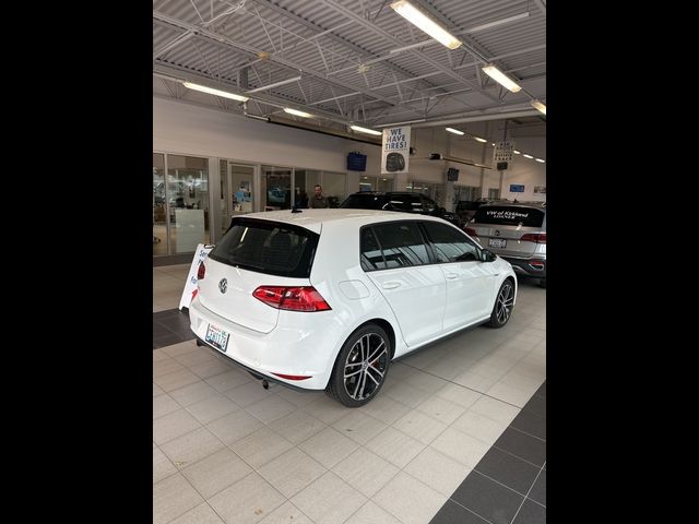 2017 Volkswagen Golf GTI Sport