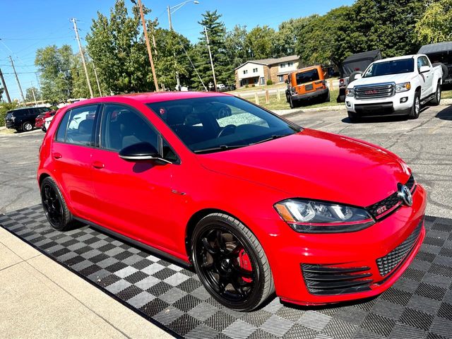 2017 Volkswagen Golf GTI Sport