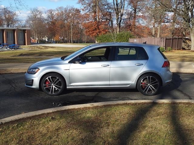 2017 Volkswagen Golf GTI Sport