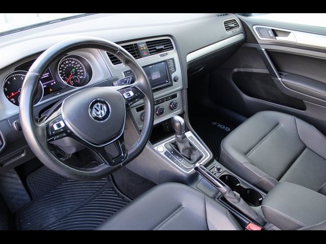 2017 Volkswagen Golf SportWagen SE