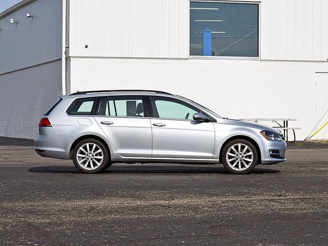 2017 Volkswagen Golf SportWagen SE