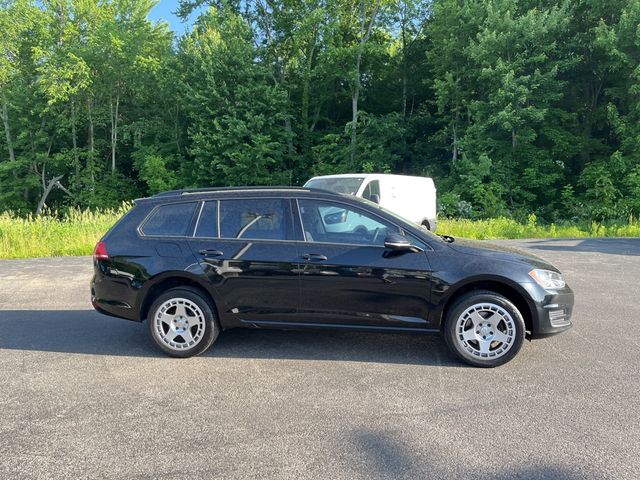 2017 Volkswagen Golf SportWagen S