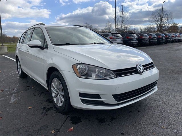 2017 Volkswagen Golf SportWagen S