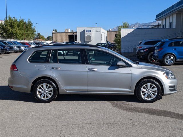 2017 Volkswagen Golf SportWagen S