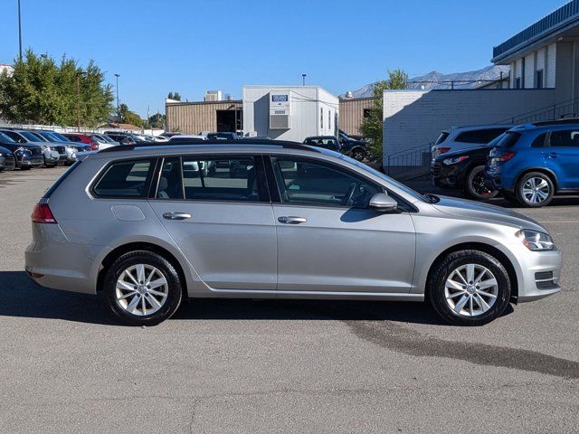 2017 Volkswagen Golf SportWagen S