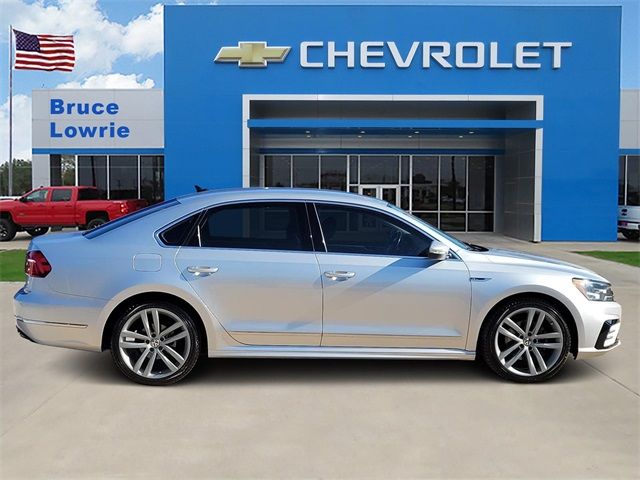 2017 Volkswagen Passat R-Line Comfort