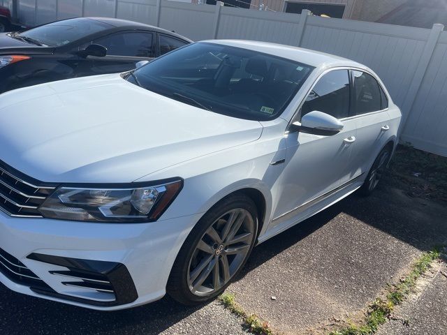 2017 Volkswagen Passat R-Line Comfort