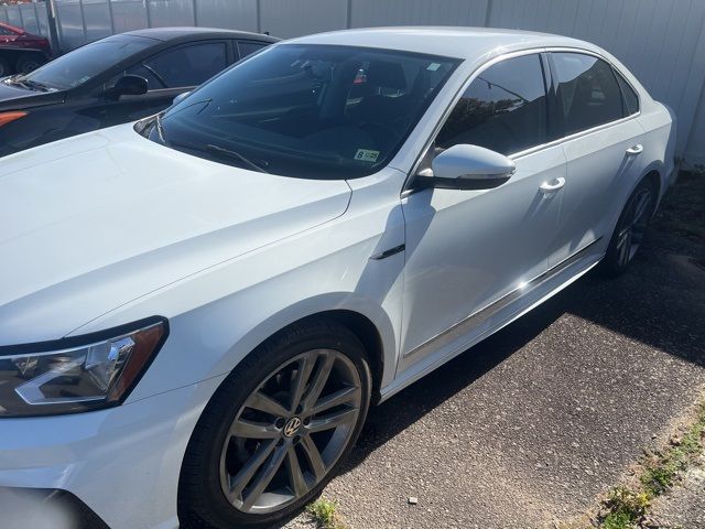 2017 Volkswagen Passat R-Line Comfort