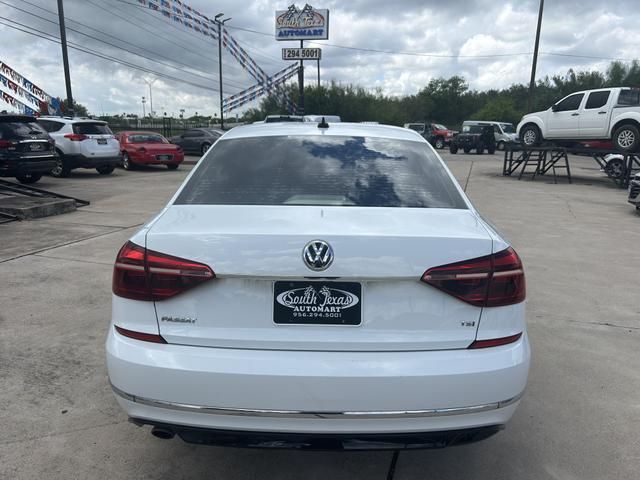 2017 Volkswagen Passat R-Line Comfort