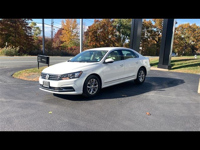 2017 Volkswagen Passat 1.8T S