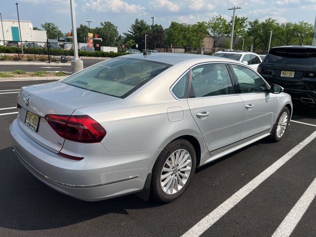 2017 Volkswagen Passat 1.8T SE