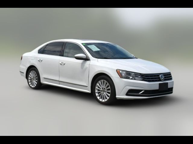 2017 Volkswagen Passat 1.8T SE