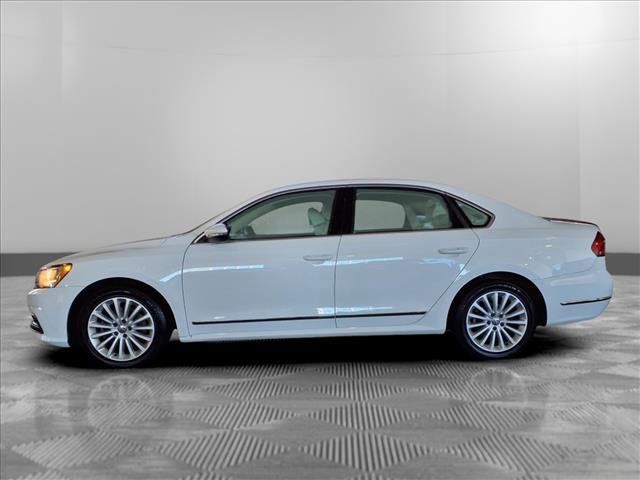 2017 Volkswagen Passat 1.8T SE