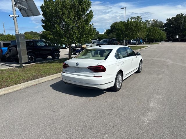 2017 Volkswagen Passat 1.8T SE