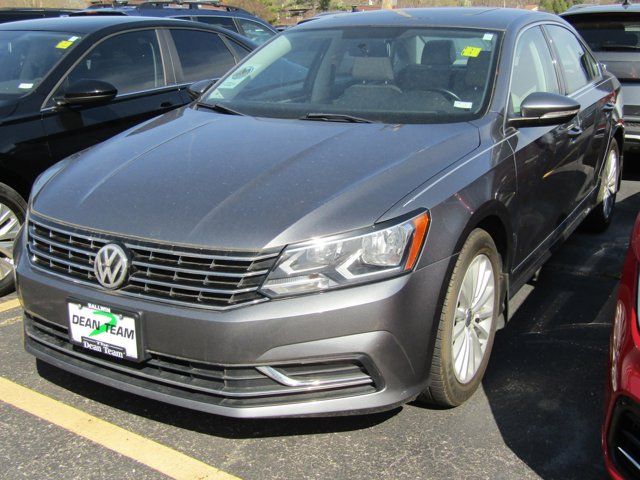 2017 Volkswagen Passat 1.8T SE