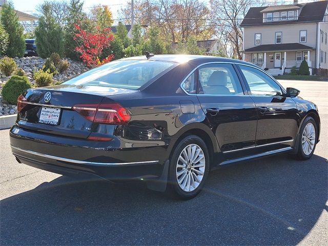 2017 Volkswagen Passat 1.8T SE