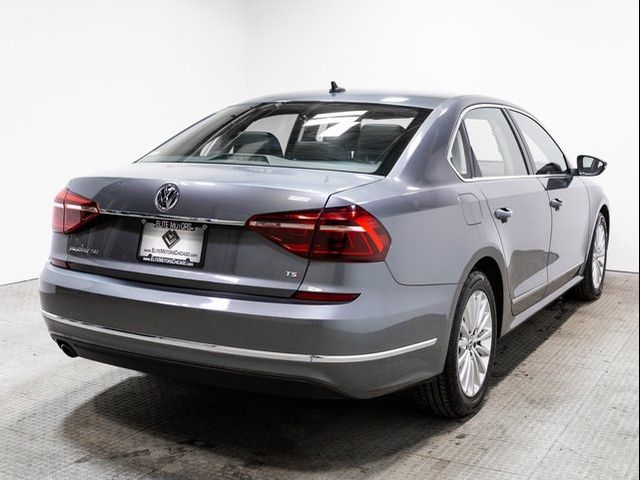 2017 Volkswagen Passat 1.8T SE