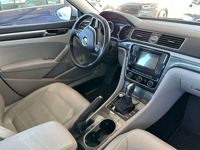 2017 Volkswagen Passat 1.8T SE