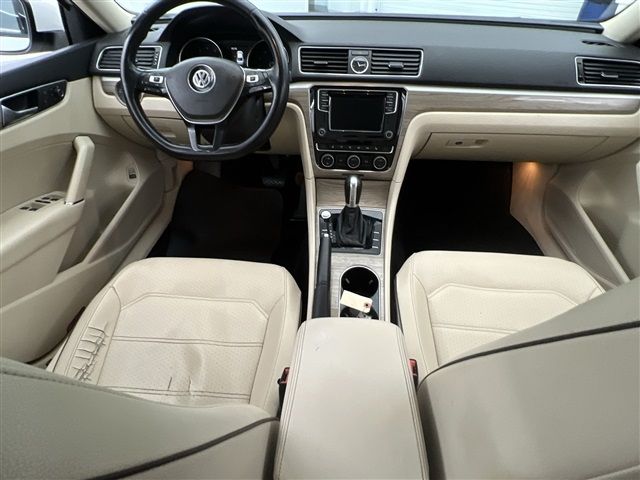 2017 Volkswagen Passat 1.8T SE Technology