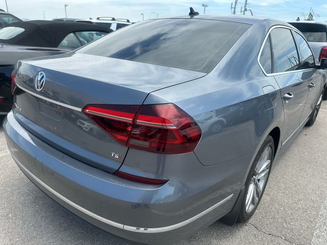 2017 Volkswagen Passat 1.8T SE Technology