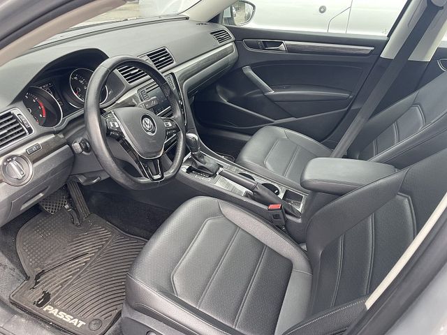 2017 Volkswagen Passat 1.8T SE