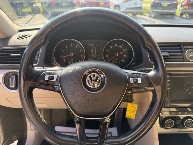 2017 Volkswagen Passat R-Line Comfort