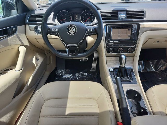 2017 Volkswagen Passat 1.8T SEL Premium