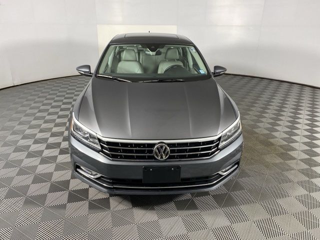 2017 Volkswagen Passat 1.8T SEL Premium