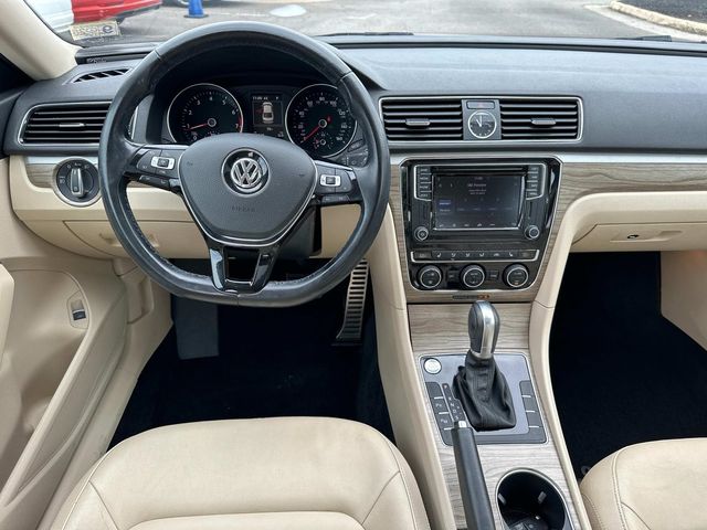 2017 Volkswagen Passat 1.8T SEL Premium