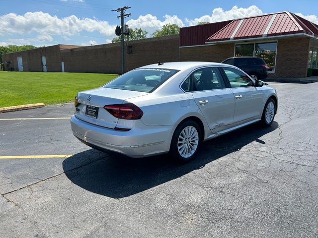 2017 Volkswagen Passat 1.8T SE