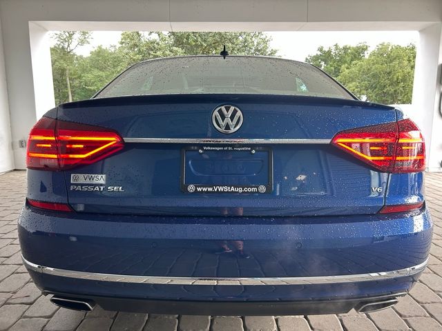 2017 Volkswagen Passat V6 SEL Premium