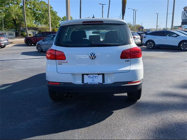 2017 Volkswagen Tiguan Base