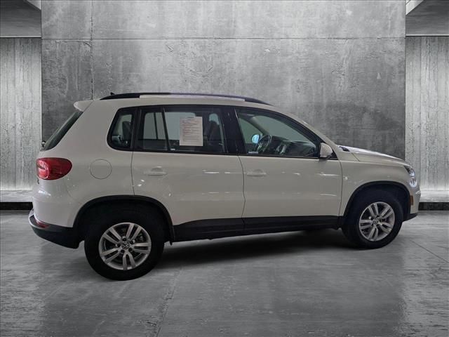 2017 Volkswagen Tiguan Base