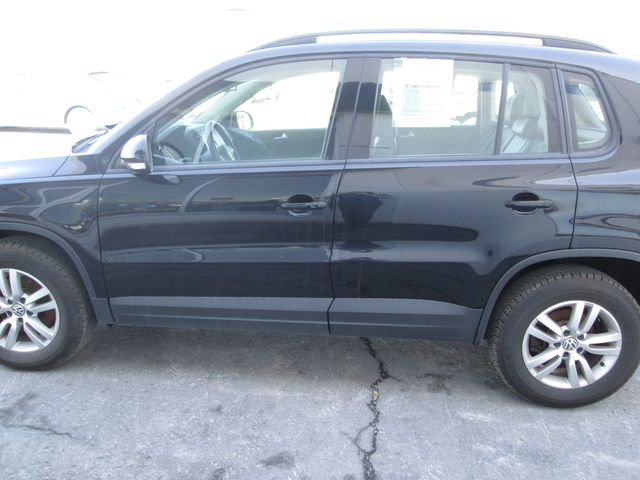 2017 Volkswagen Tiguan Base