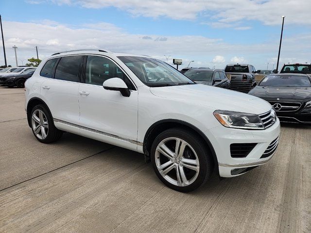 2017 Volkswagen Touareg Executive