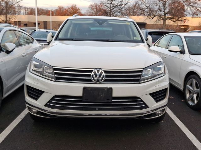 2017 Volkswagen Touareg Executive