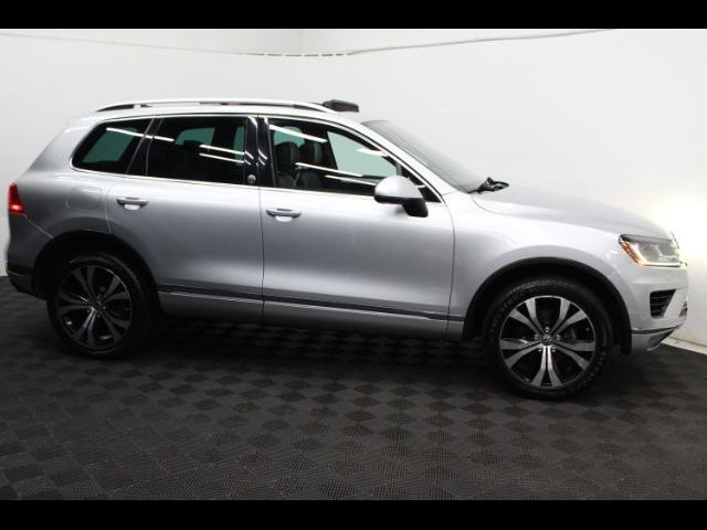 2017 Volkswagen Touareg Wolfsburg Edition