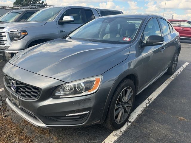 2017 Volvo S60 Cross Country Base