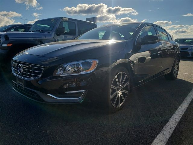 2017 Volvo S60 Inscription Platinum