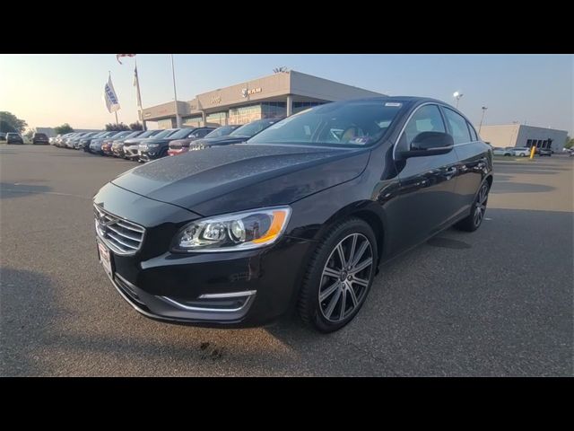 2017 Volvo S60 Inscription Platinum