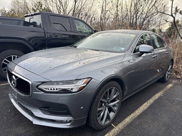 2017 Volvo S90 Momentum