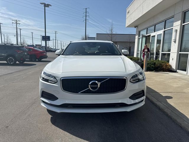 2017 Volvo S90 Momentum