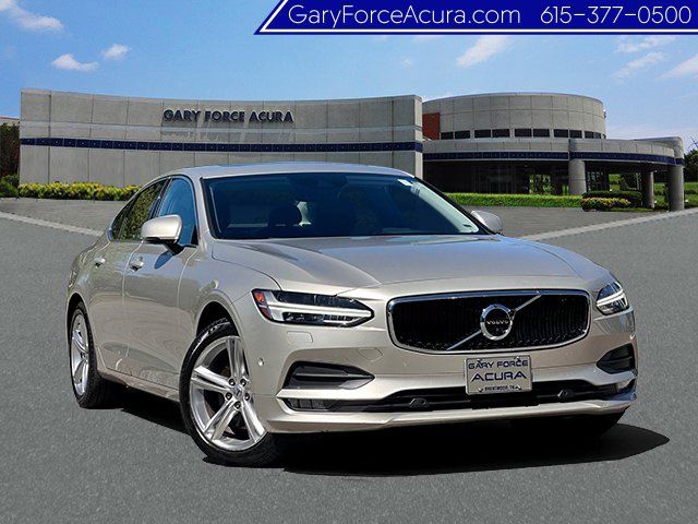 2017 Volvo S90 Momentum