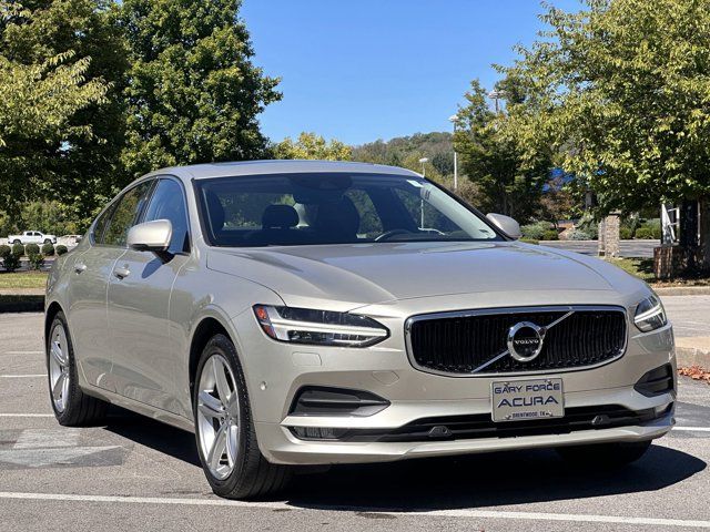 2017 Volvo S90 Momentum