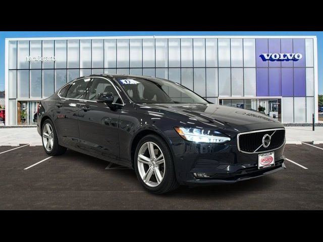 2017 Volvo S90 Momentum