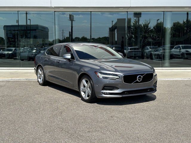 2017 Volvo S90 Momentum