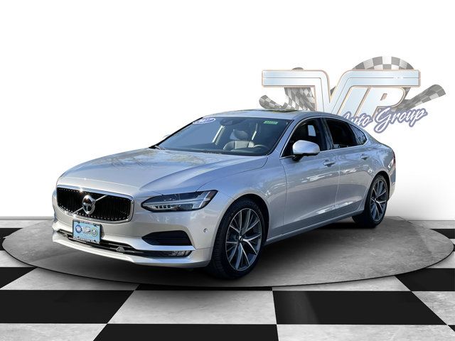 2017 Volvo S90 Momentum