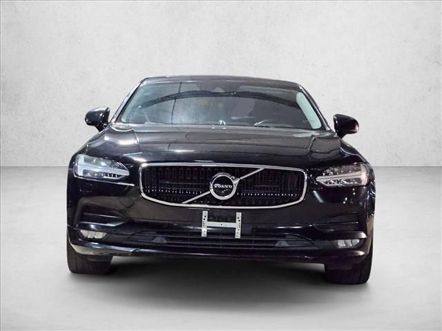 2017 Volvo S90 Momentum